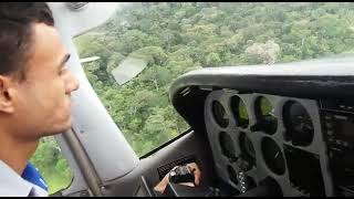 Aproximação para aterrissagem em pista de pouso garimpeira em plena Floresta Amazônica [upl. by Aserahs23]