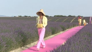 Jacquemus quotLe coup de soleilquot  défilé anniversaire à Valensole [upl. by Vittorio]