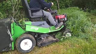 Etesia hydro 100 lawn mower high grass [upl. by Fauver]