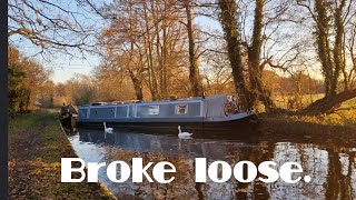 A frosty wonderland Narrowboating in icy conditions Frozen Coventry canal to Roughley [upl. by Constantina377]