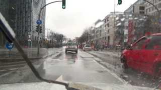 Hamburg Reeperbahn  Bei Regen durch das Gefahrengebiet 1112014 [upl. by Airdnazxela816]