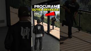 A POLÍCIA entra na CASA com portas BLOQUEADAS em cada GTA gta grandtheftauto gtav jogos [upl. by Odnama]