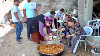 Elif Teyze Yine Köy Düğün Yemekleri Yapıyor [upl. by Atikihs]