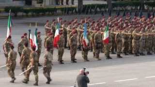 Livorno 25102013 Festa della Brigata Folgore Entrano le nostre gloriose Bandiere [upl. by Belicia]