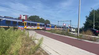 Spoorwegovergang Hoogeveen  Dutch railroad crossing [upl. by Alliber]