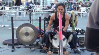 Shibaten  Amazing Didgeridoo Busker 44  Toronto Dundas Square  Nov 2009 [upl. by Anastasia]