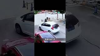 這什么操作？紅車白車智斗門閘？真把我給愣住了！ 紀錄片 人間世 醫院 生命緣 真實案件 [upl. by Per679]