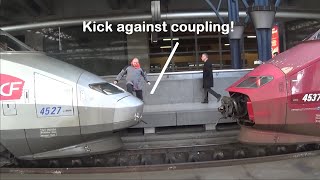 TGV Reseau koppelt met thalys met trap tegen koppeling  TGV Reseau coupling with Thalys [upl. by Athalla]