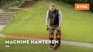 Machine hanteren  STIHL Accu heggenscharen [upl. by Yoral436]