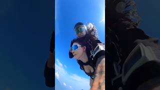 Couple jumping skydivingskyvlogskythrilldeathpicture [upl. by Naxela]