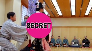 【TopSecret🤫】Trick to change kimono color in an instant 👘🇯🇵 [upl. by Nnyled]