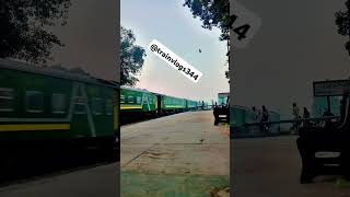 Green line express through pass Pano Akil Way to Karachi youtube shortvideo viralvideo [upl. by Ariik]