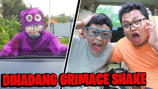 GAWAT MOBIL BOCIL DIHADANG GRIMACE SHAKE DI TENGAH JALAN [upl. by Nevram]