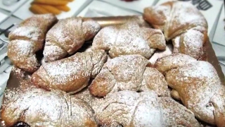 CROISSANT INTEGRALI SFOGLIATI AL MIELE E ALLA MARMELLATA  RICETTA PERFETTA cornetti come al bar [upl. by Quintie]