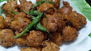 गोल कांदा भजे  Gol Kanda Bhaje  Round Onion Pakoda Recipe In Marathi By Asha Maragaje [upl. by Alehs]