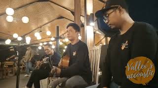 Vallexs Akustik Jogja membawakan Biarlah bulan bicara [upl. by Saibot]