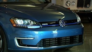 Car Tech  2015 Volkswagen eGolf [upl. by Procora919]