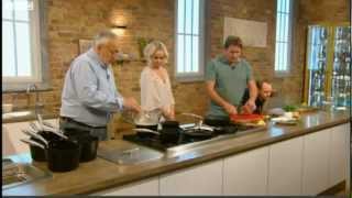 James Martin cooks Chateaubriand with béarnaise sauce and fries for Jennifer Ellison 22092012 [upl. by Shargel]