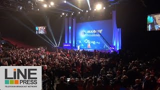 Meeting de Marine Le Pen  Paris  France 17 avril 2017 [upl. by Rozele]