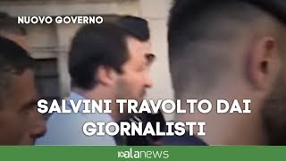 Salvini esce da palazzo Chigi e cammina travolto dai giornalisti [upl. by Aedni753]