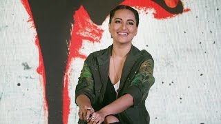 Guess who surprised Sonakshi Sinha during her Akira promotions in Delhi [upl. by Sillaw]