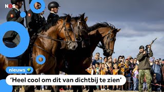 Paarden oefenen voor Prinsjesdag op Scheveningse strand [upl. by Uno]