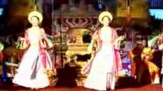 Traditional Vietnamese Fan Dance [upl. by Jamila]