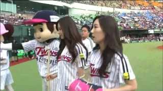 1080p 130827 SNSD Taeyeon Seohyun First Pitch 태연 시구 서현 시타 [upl. by Yllom497]