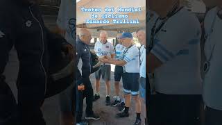 Eduardo Trillini recibe obsequio del Mundial ciclismo [upl. by Eiralav]