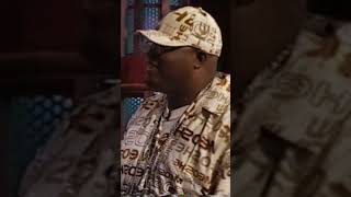 E 40 shows John Salley how to Pop his Collar e40 johnsalley hiphop [upl. by Ozen]