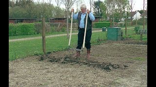 PRÉPARATION ÉCOLOGIQUE DU SOL AU POTAGER AVEC UNE BIOFOURCHE [upl. by Pippy]