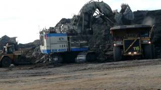 Worlds Largest Hydraulic Shovel The OampK RH 400 Loads CAT 797B [upl. by Sayre]