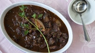 Recette pour faire un bœuf bourguignon facile [upl. by Eanram]