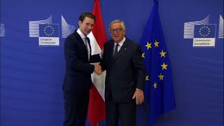 Lautrichien Sebastian Kurz accueilli par Juncker à Bruxelles [upl. by Winter]