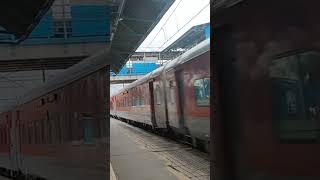 12951 MUMBAI NEW DELHI REHAS RAJDHANI EXPRESS WITH NEW RED LHB COACHES SKIPPING VASAI ROAD shorts [upl. by Ailel]