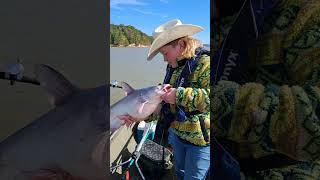 Chickamauga lakefishing catfishing family [upl. by Nahte]