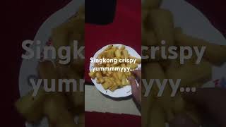 Cara bikin singkong crispy singkongrenyah short viral [upl. by Enialedam]