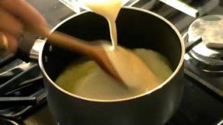 Making saffron cream sauce [upl. by Bolanger]