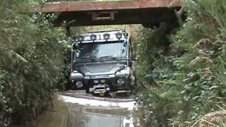 Land rover defender 90 TD5 Tomb rider  3°courte  passage dans la fosse [upl. by Carrelli496]