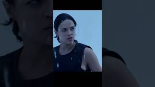 Michelle Rodriguez power 💪 fight with uderwater zombie  sence  Resident evil  Retribution short [upl. by Grail]