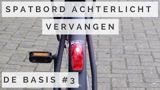 Spatbord achterlicht monteren  Fiets verlichting vervangen [upl. by Yaresed]