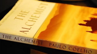 ALCHIMIE  Paulo COELHO  LAlchimiste  Livre Audio Français  FR [upl. by Neirbo]