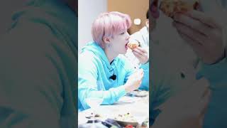 Yoongi funny video 😂sugayoongipls like and subscribe 💕💜🥀💝 [upl. by Esmerelda]