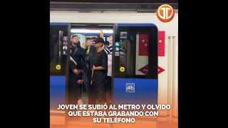 Joven se olvidó su celular en el metro [upl. by Tecla117]