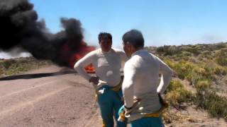 Dakar 2014  La voiture des Kazaks prend feu [upl. by Lubin]