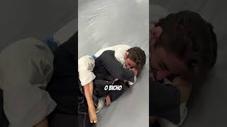 Desafiei o faixa azul a me finalizar DEU RUIM  JiuJitsu [upl. by Florinda]