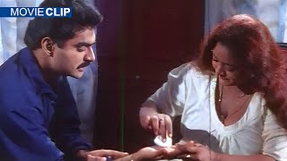 വേണ്ടാത്ത നോക്കി ചെയ്താൽ ഇത് പോലെ പൊള്ളും  Vaseegara Tamil Movie Scene [upl. by Chiquia367]