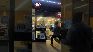 7Eleven Clerk Attempts To Stop Flash Mob in LA Store Looting [upl. by Claiborn821]