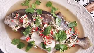 Super Easy Thai Lime amp Garlic Steamed Fish 酸辣泰式蒸鱼 [upl. by Jessalyn]