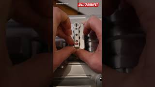 TSA lock How to reset RIMOWA1898 shorts [upl. by Aimekahs]